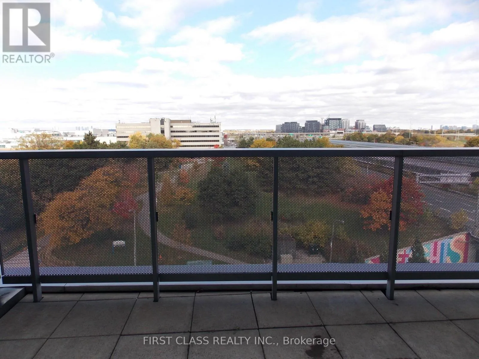 808 - 160 FLEMINGTON ROAD