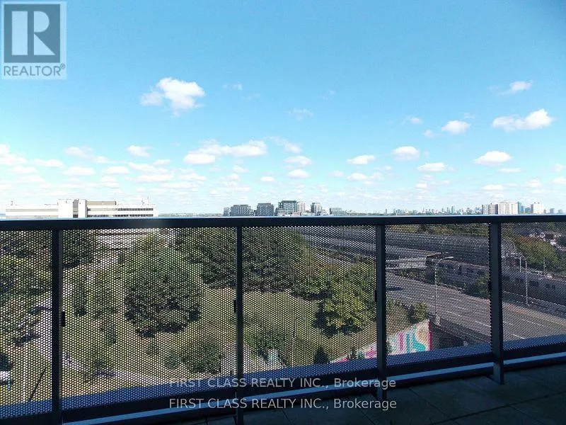 808 - 160 FLEMINGTON ROAD