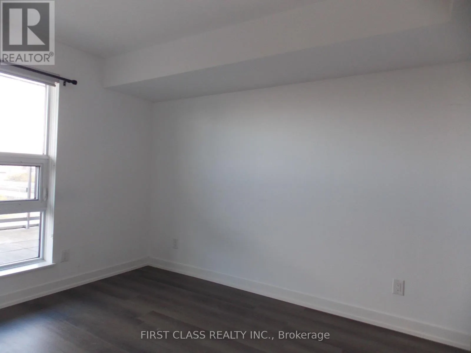 808 - 160 FLEMINGTON ROAD