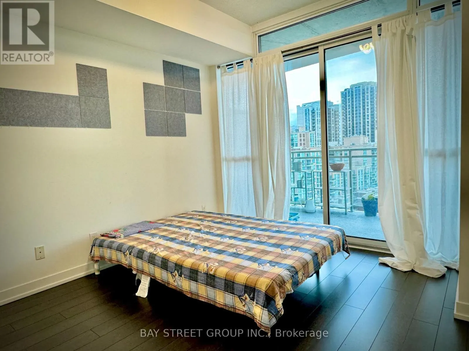 1107 - 5101 DUNDAS STREET W