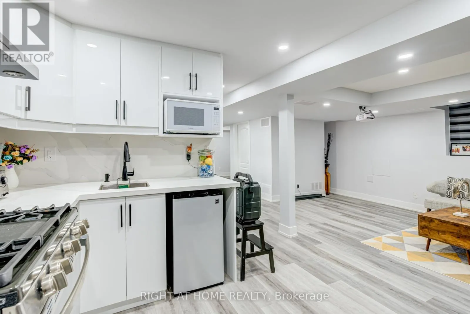 3 FORESTGROVE CIRCLE