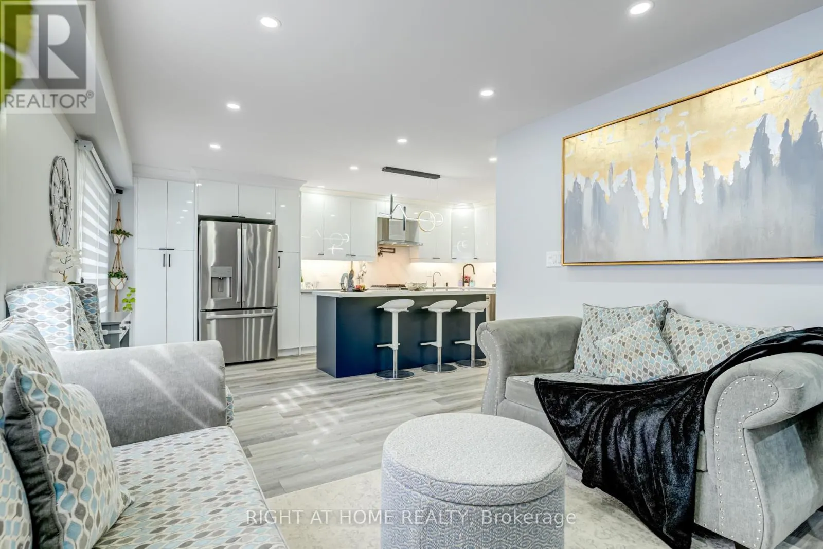 3 FORESTGROVE CIRCLE