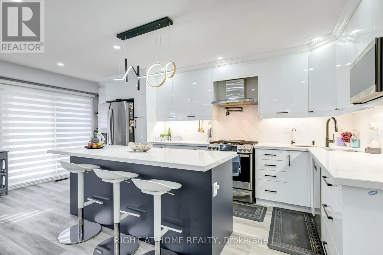 3 FORESTGROVE CIRCLE