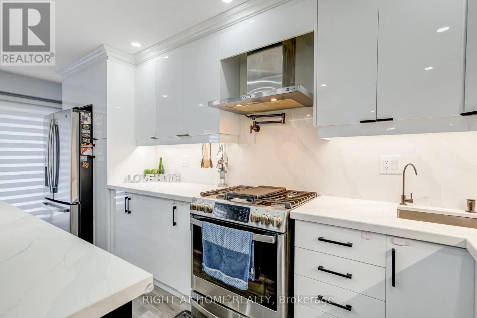 3 FORESTGROVE CIRCLE