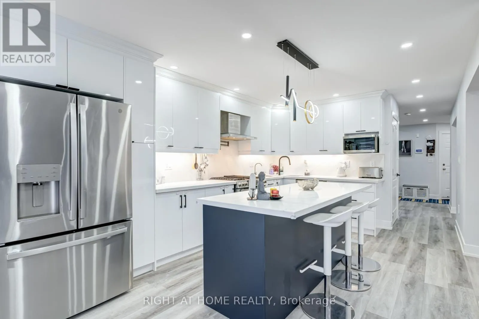 3 FORESTGROVE CIRCLE