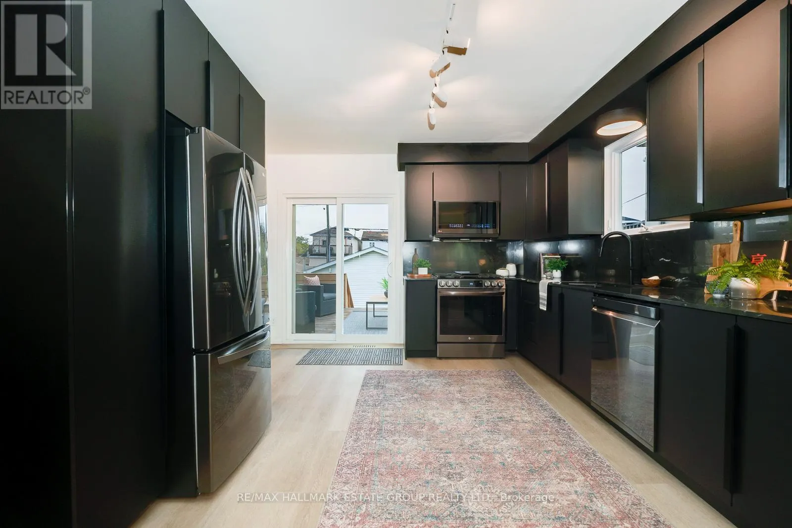 282 EARLSCOURT AVENUE