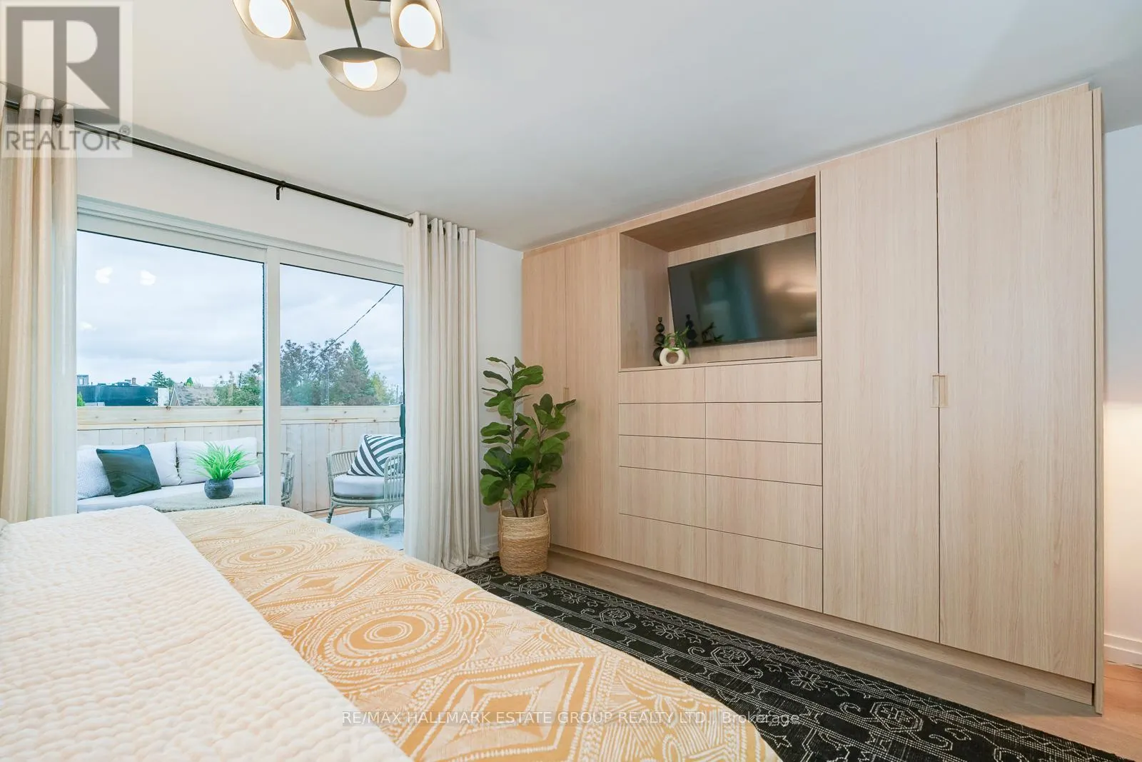 282 EARLSCOURT AVENUE