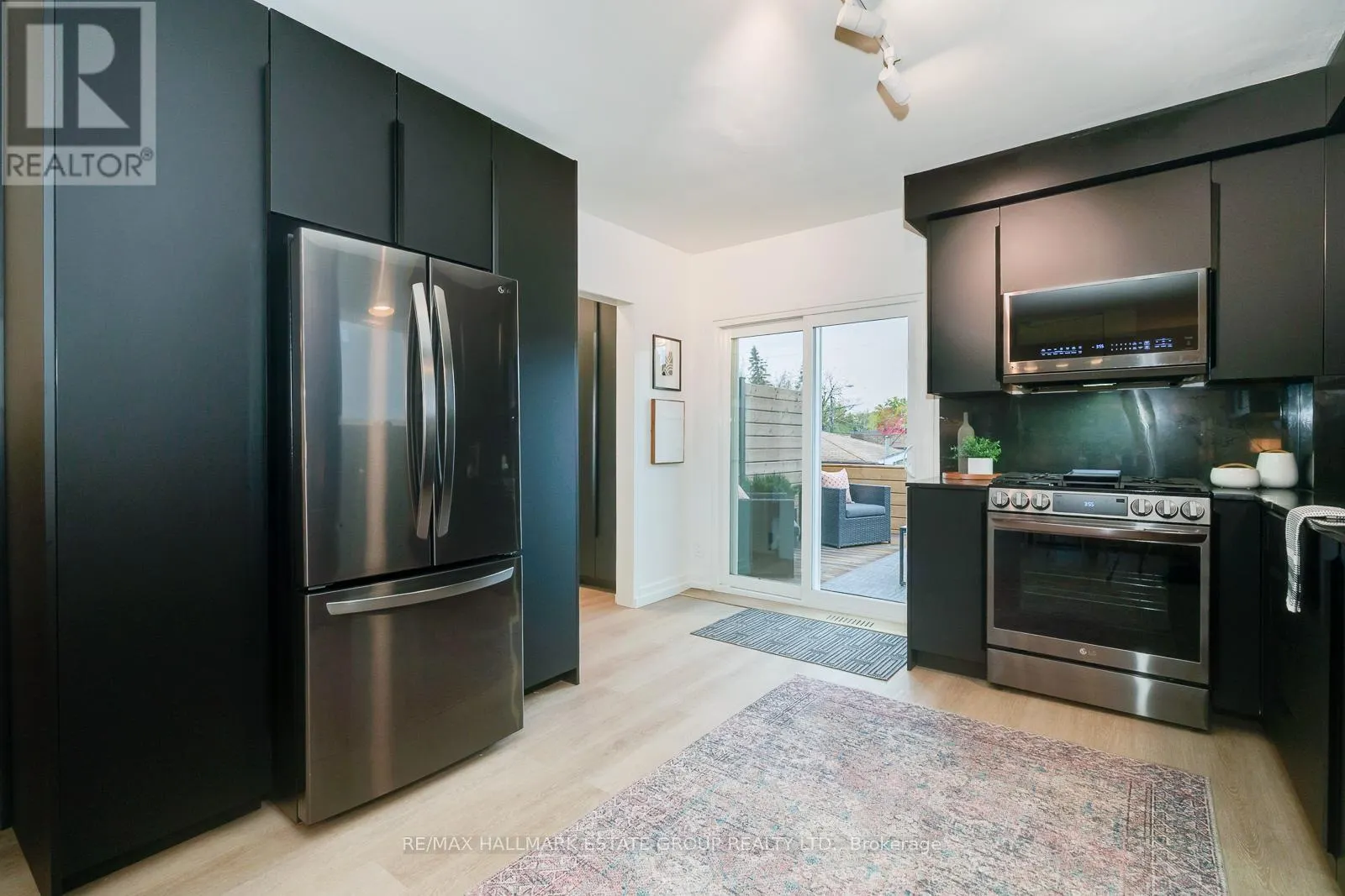 282 EARLSCOURT AVENUE