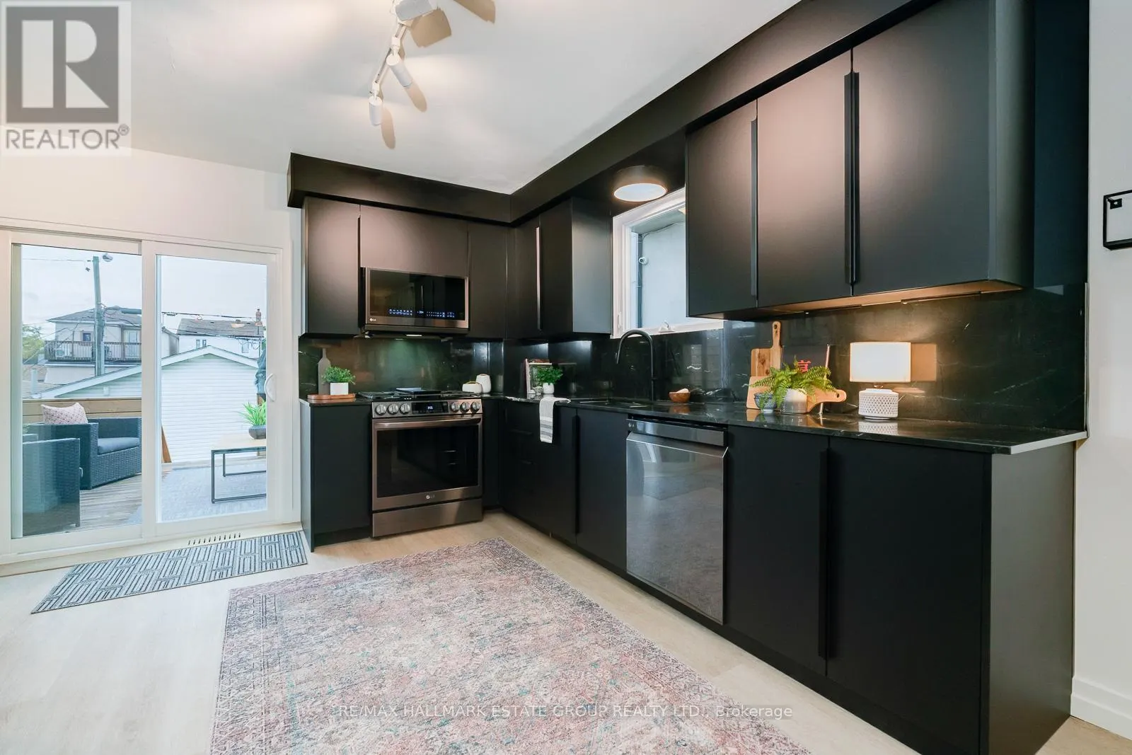 282 EARLSCOURT AVENUE