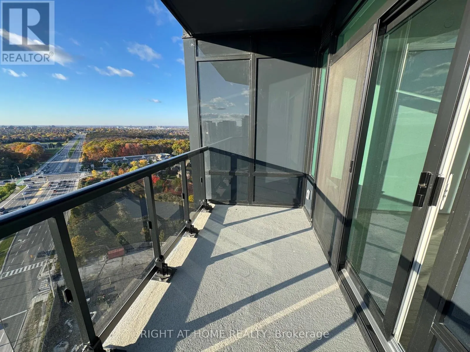 1906 - 2495 EGLINTON AVENUE W