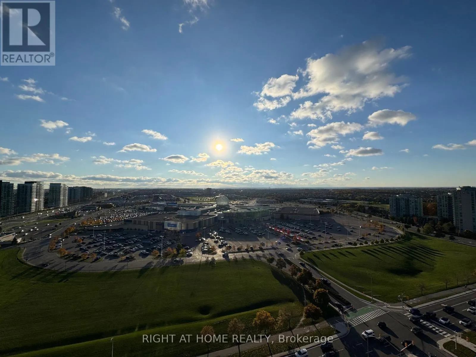 1906 - 2495 EGLINTON AVENUE W