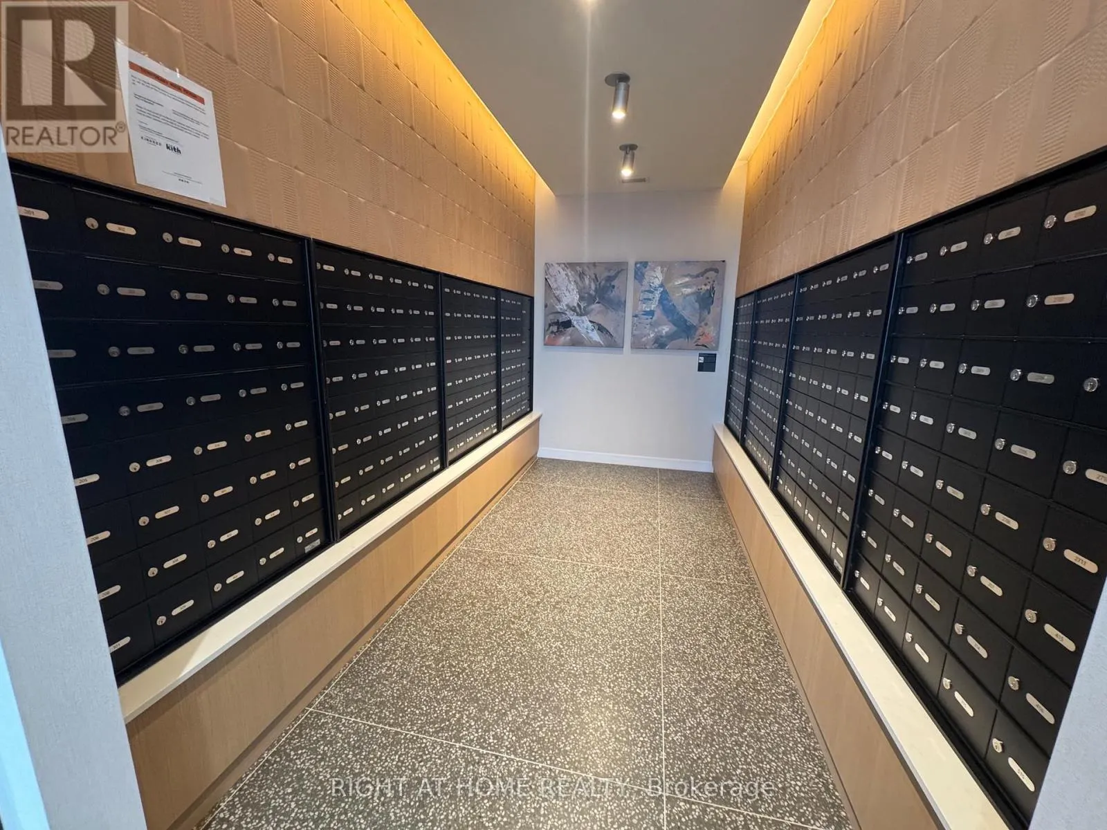 1906 - 2495 EGLINTON AVENUE W