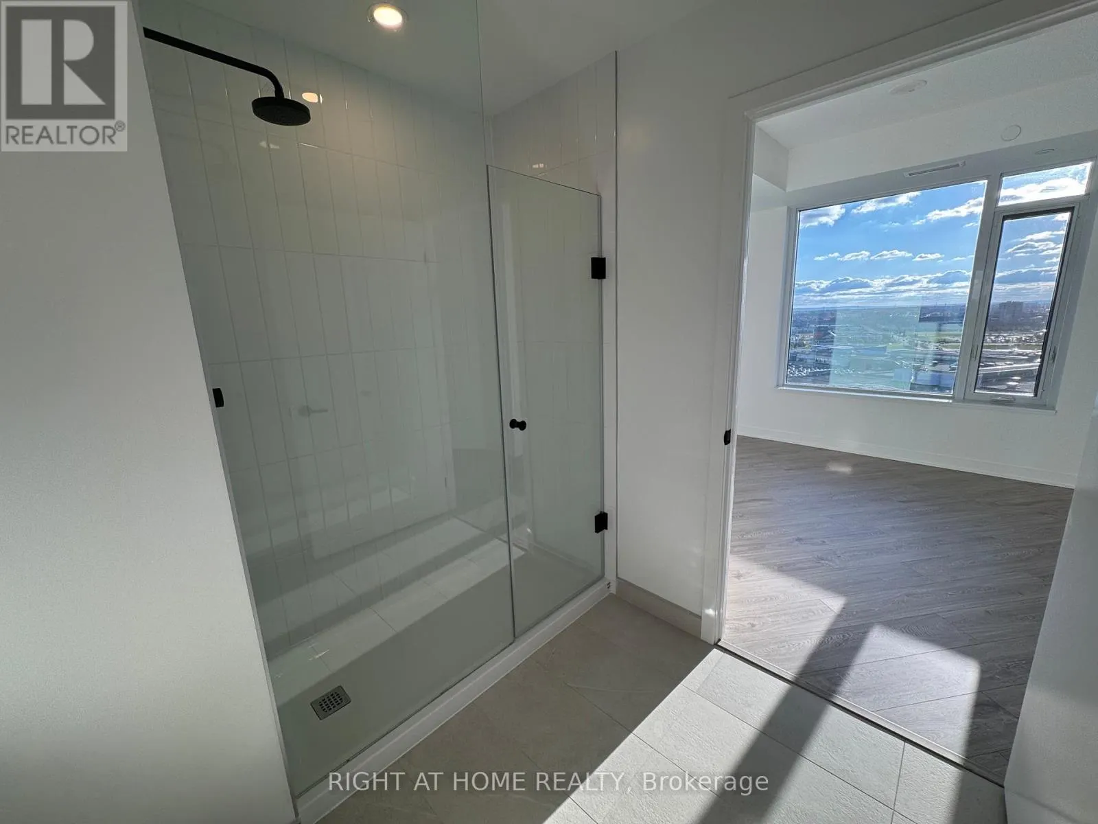 1906 - 2495 EGLINTON AVENUE W