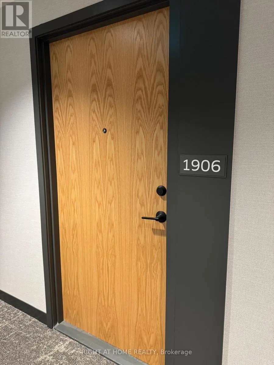 1906 - 2495 EGLINTON AVENUE W