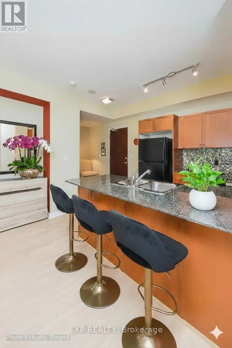 904 - 1359 RATHBURN ROAD E