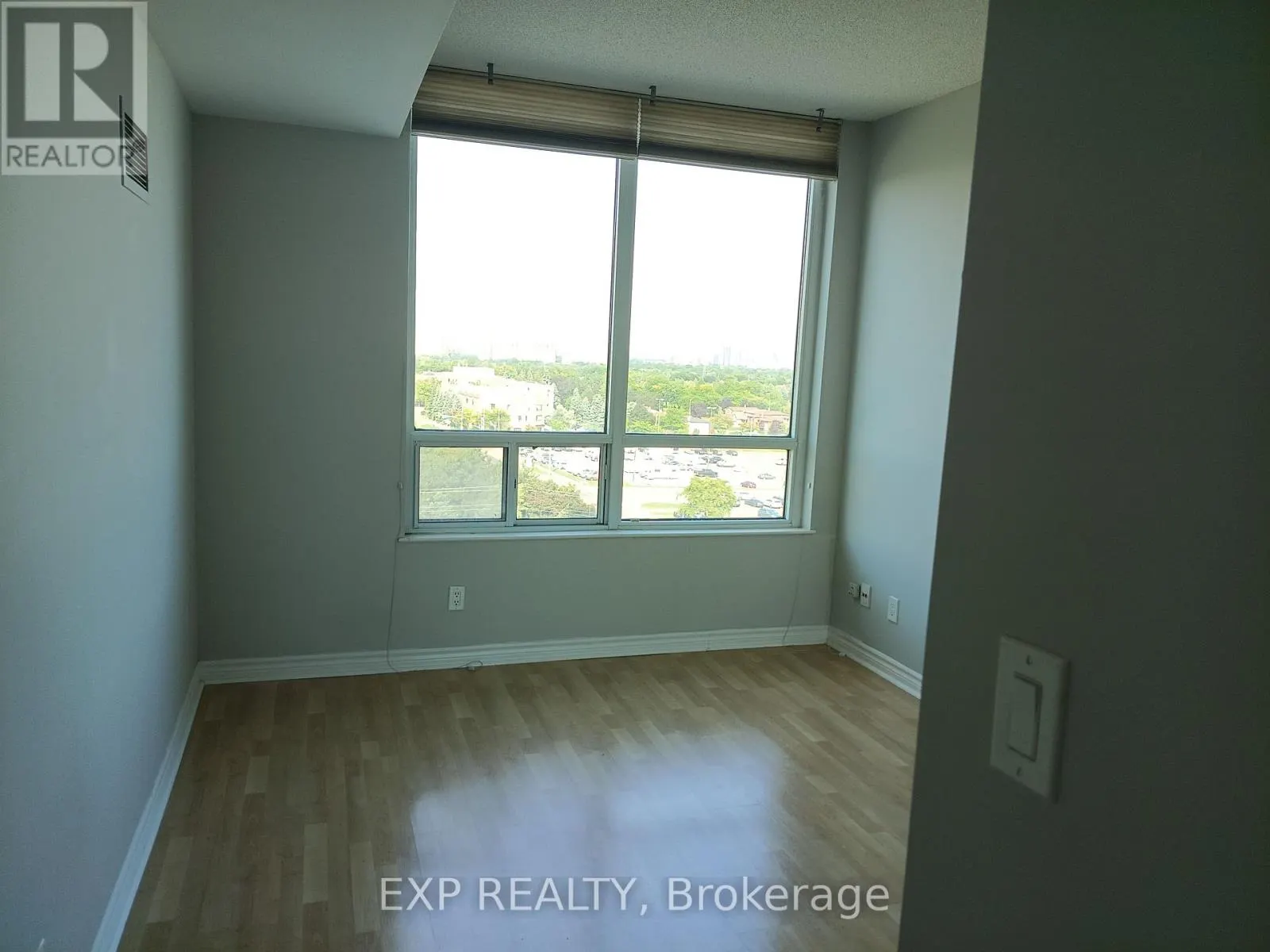 904 - 1359 RATHBURN ROAD E