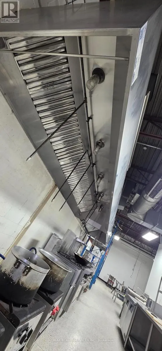 3 - 951 MARTIN GROVE ROAD