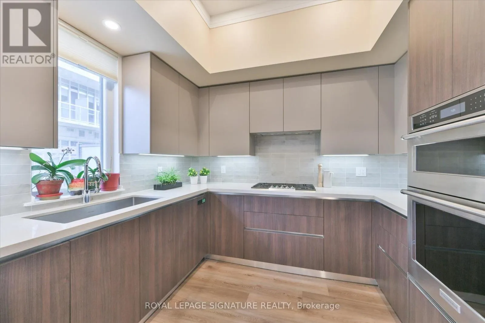 1 - 115 HIGH STREET W