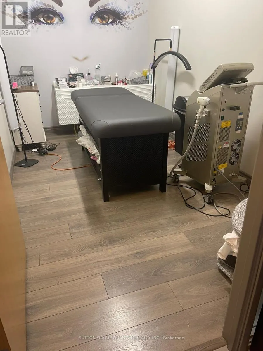 UNIT 10 - 1 QUEENSGATE BOULEVARD