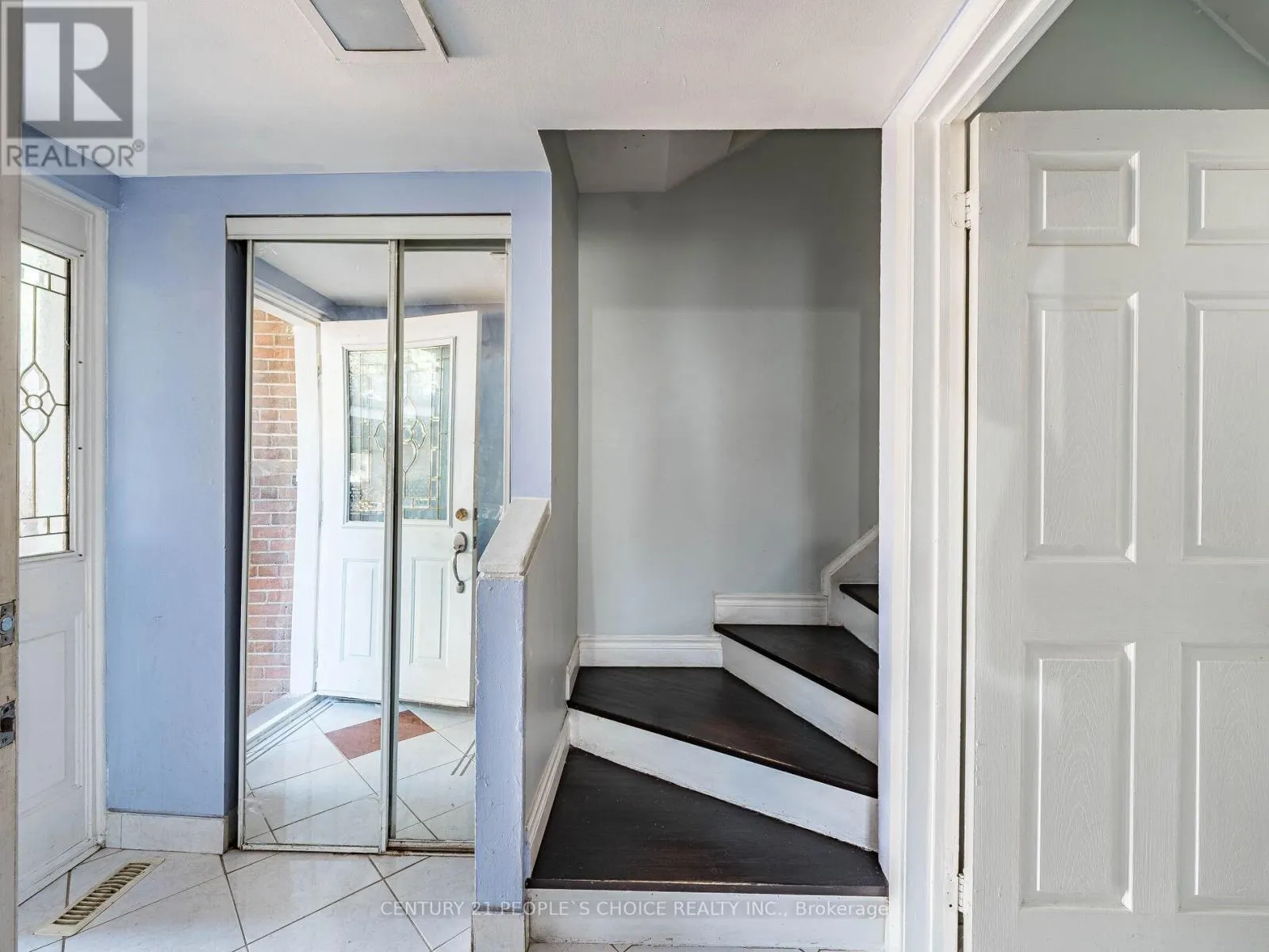 2 - 242 JOHN GARLAND BOULEVARD