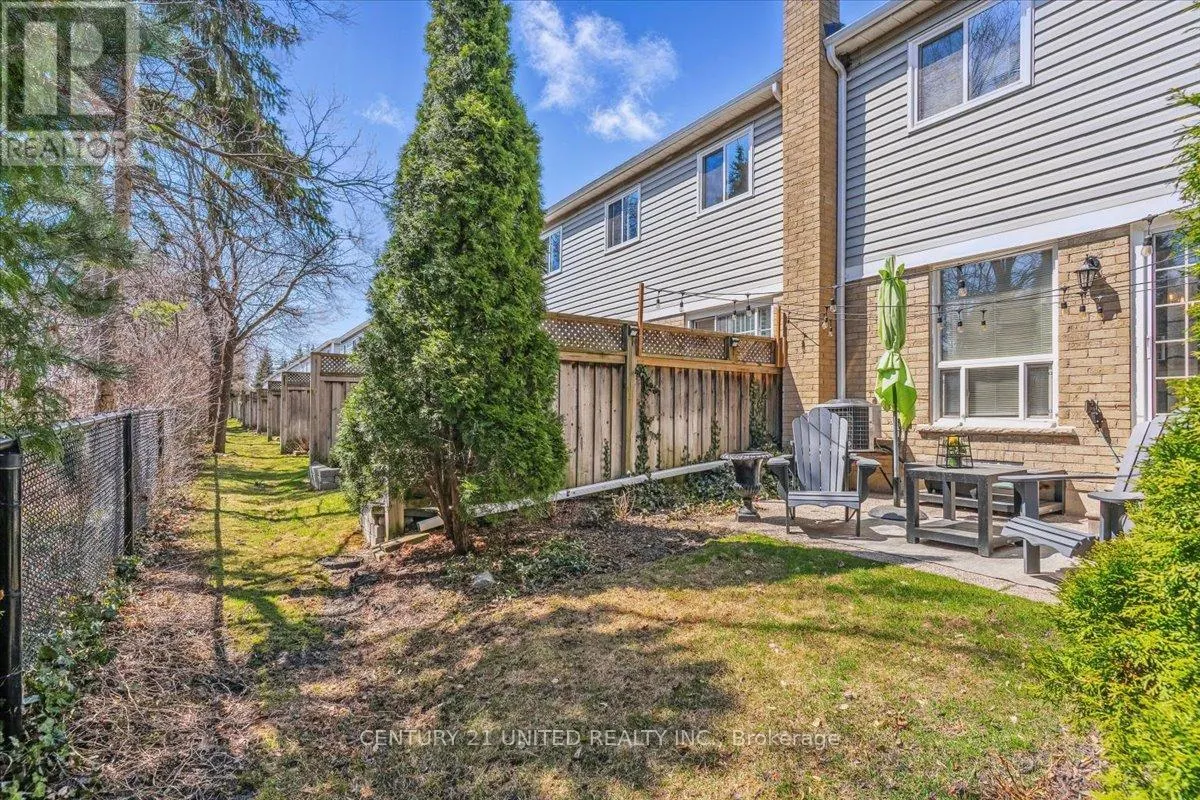 58 - 58 HEATHCLIFFE SQUARE, #58