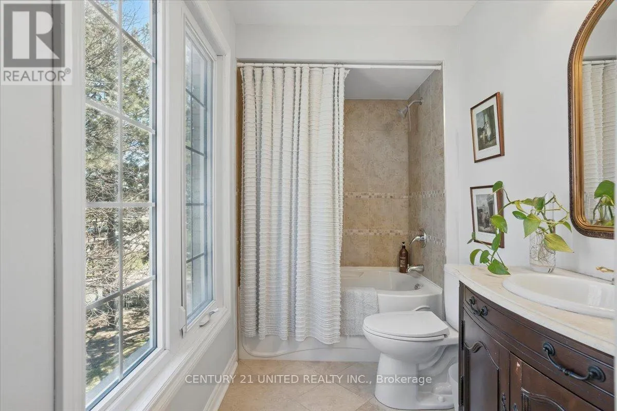 58 - 58 HEATHCLIFFE SQUARE, #58