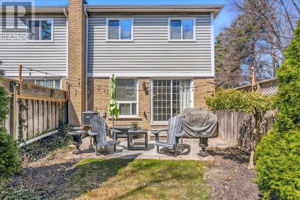 58 - 58 HEATHCLIFFE SQUARE, #58