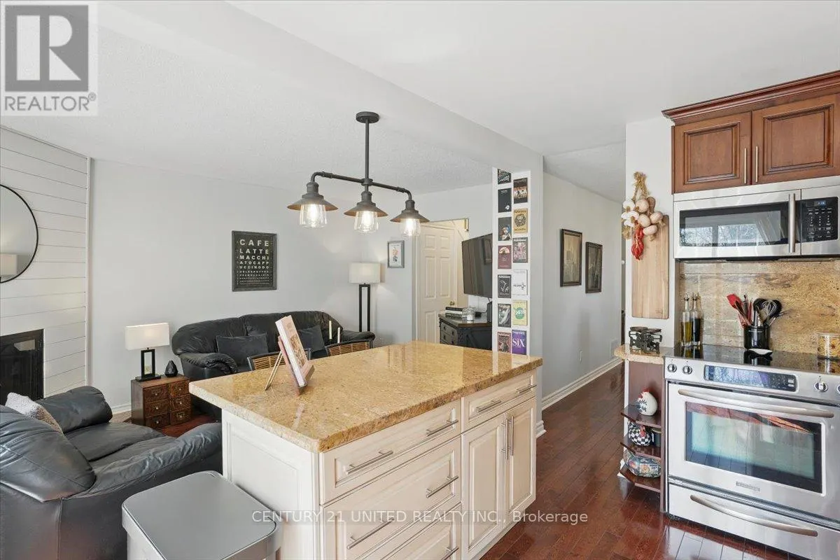 58 - 58 HEATHCLIFFE SQUARE, #58