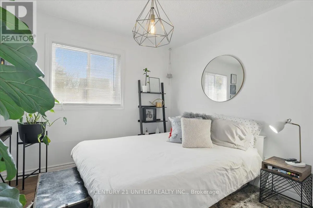 58 - 58 HEATHCLIFFE SQUARE, #58