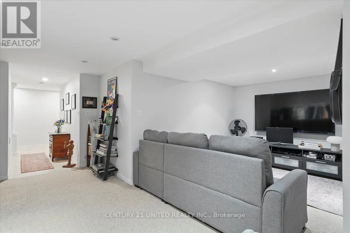 58 - 58 HEATHCLIFFE SQUARE, #58