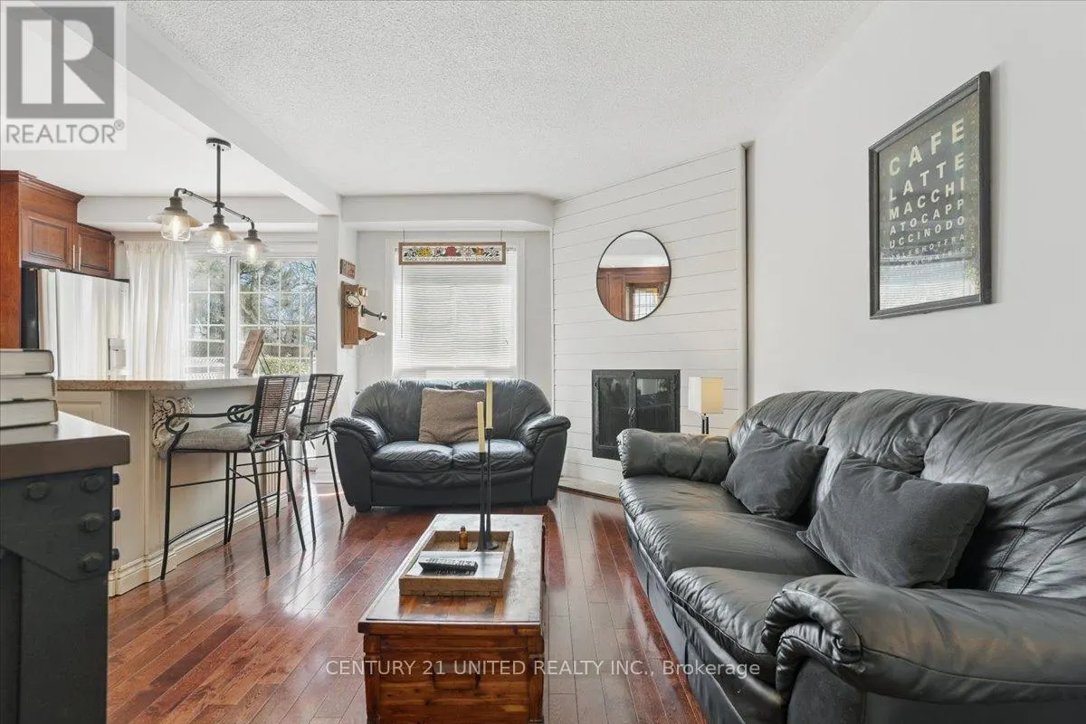 58 - 58 HEATHCLIFFE SQUARE, #58