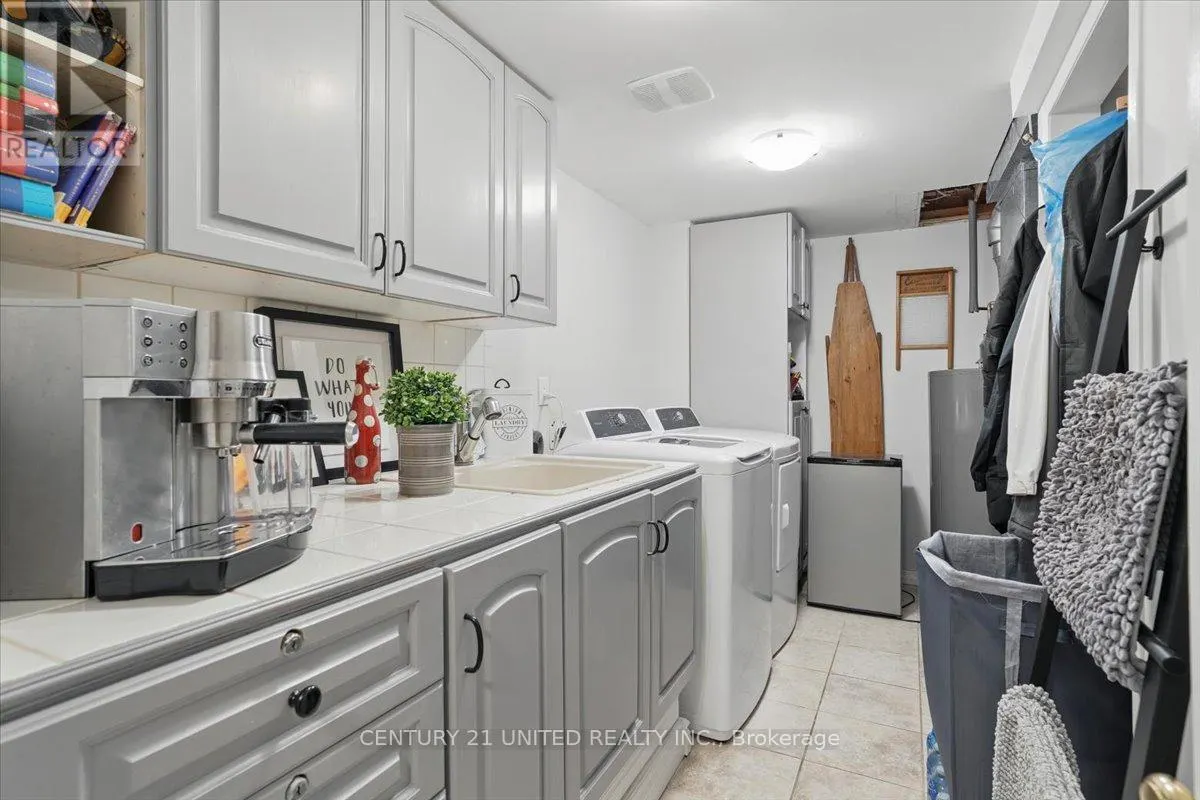 58 - 58 HEATHCLIFFE SQUARE, #58