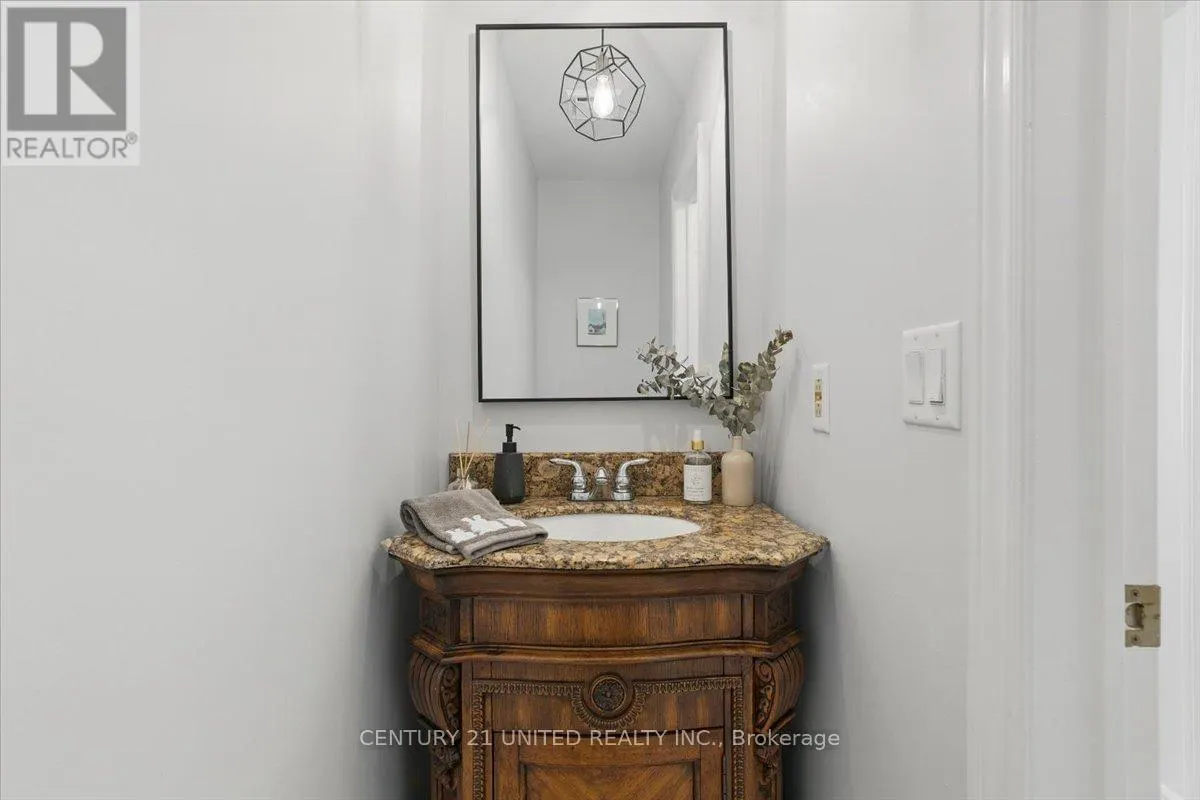 58 - 58 HEATHCLIFFE SQUARE, #58