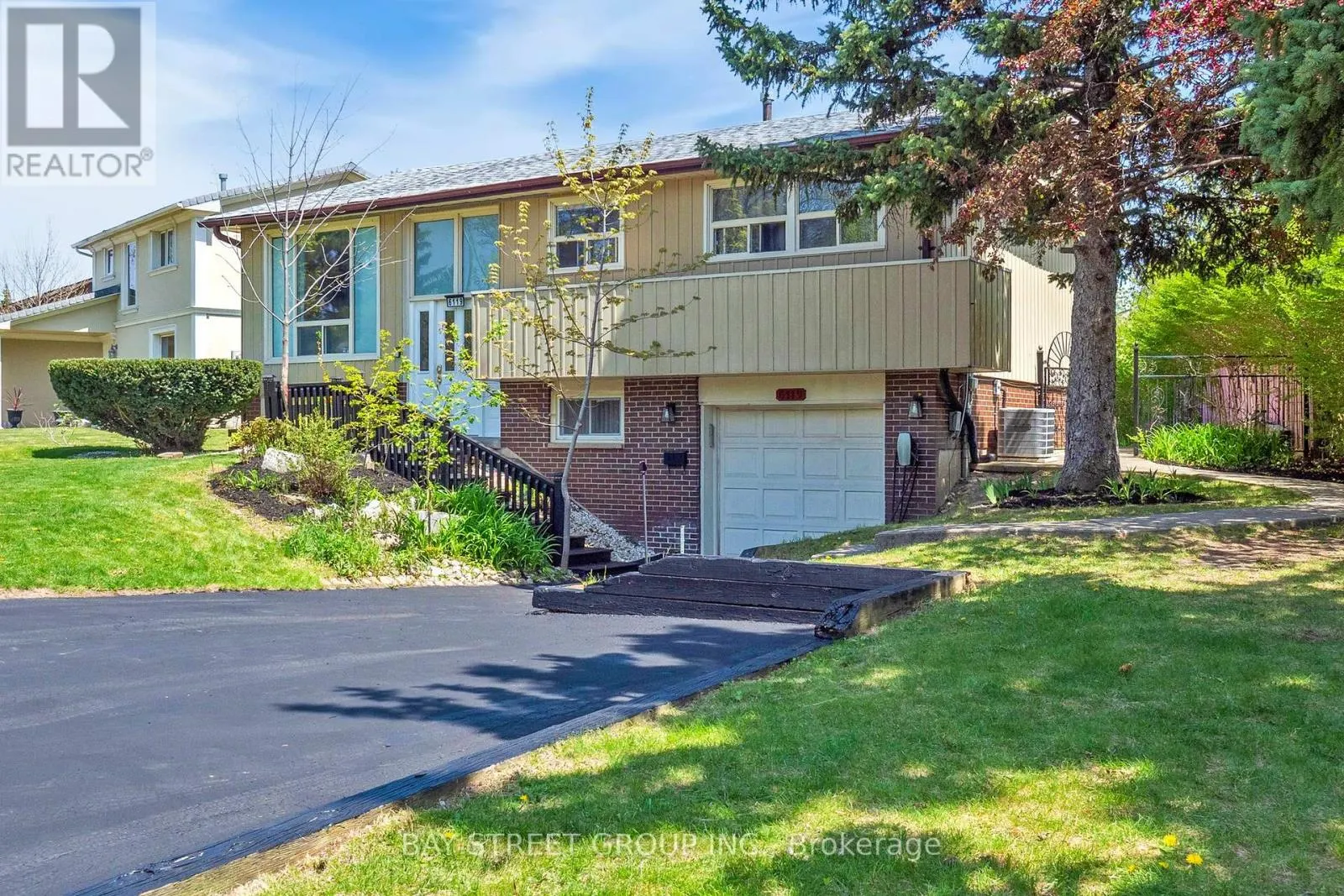 6119 WABUKAYNE COURT