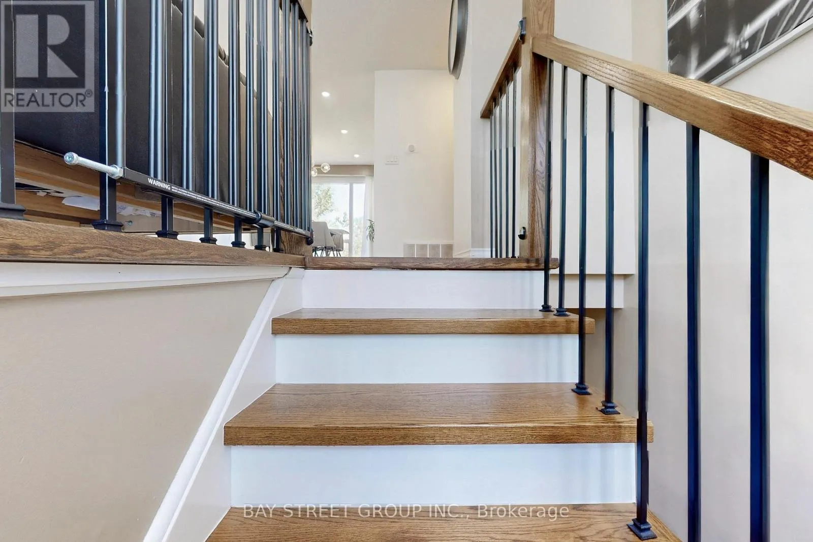 6119 WABUKAYNE COURT