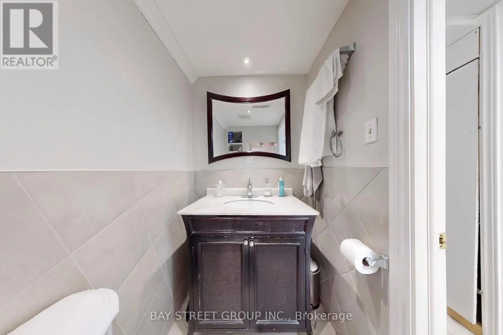 6119 WABUKAYNE COURT