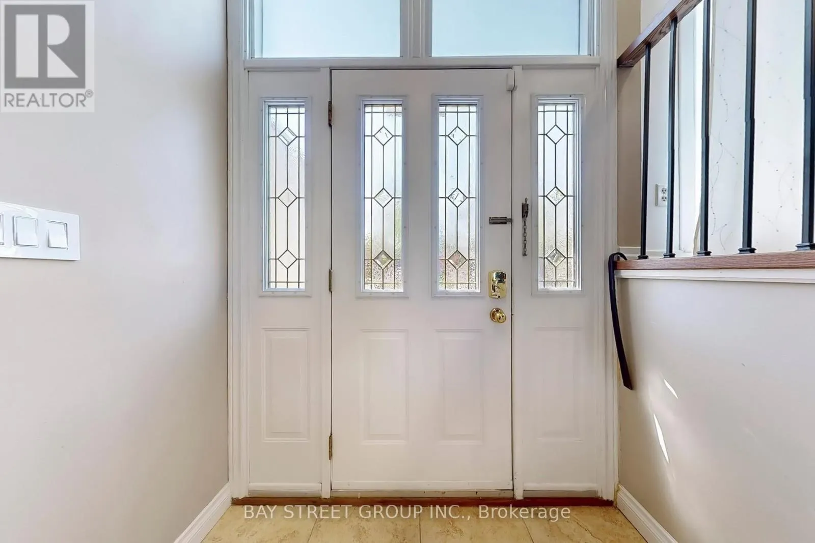 6119 WABUKAYNE COURT