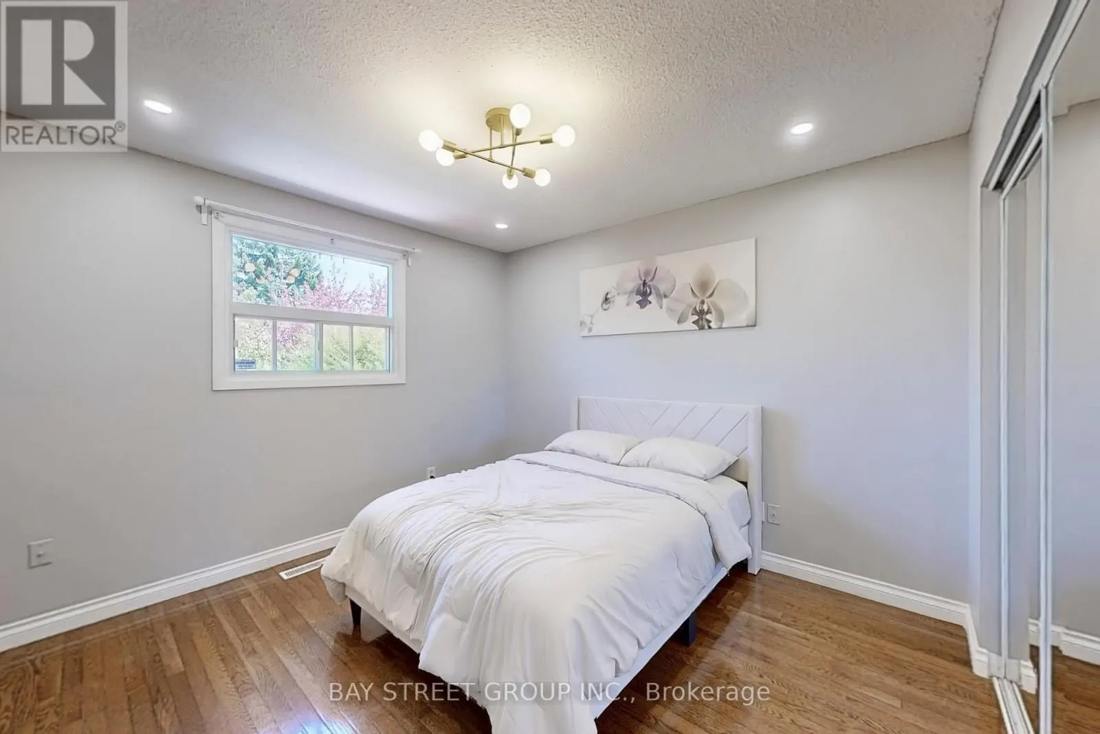 6119 WABUKAYNE COURT