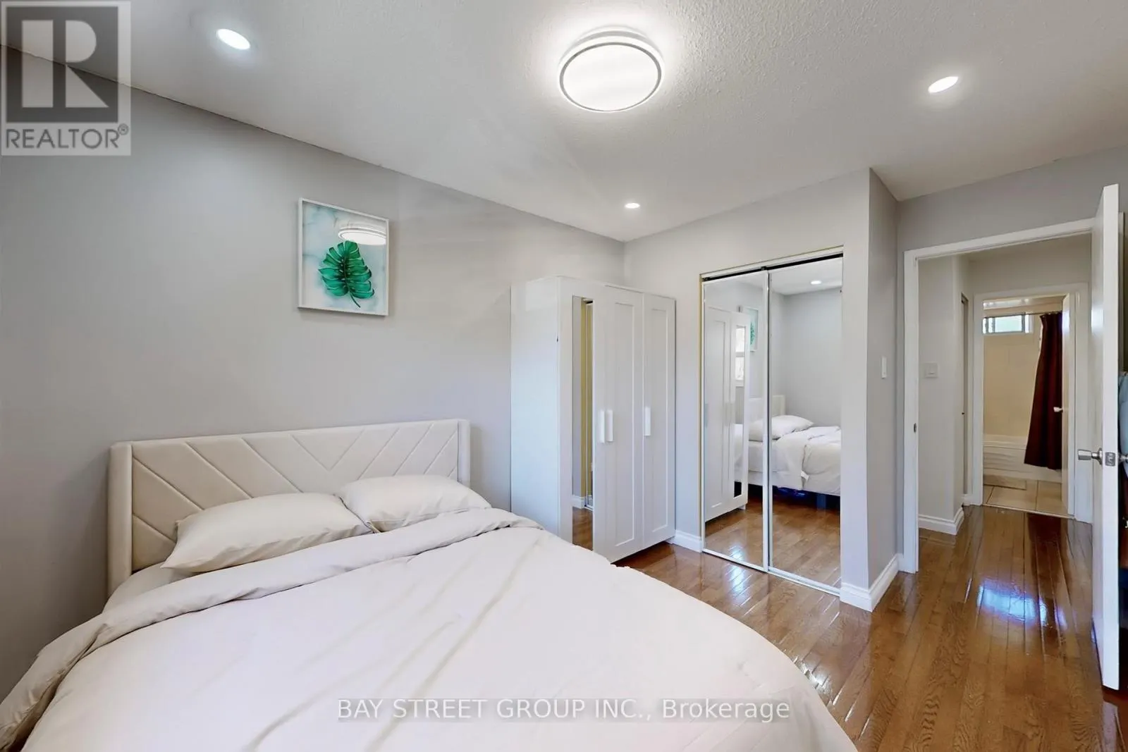 6119 WABUKAYNE COURT