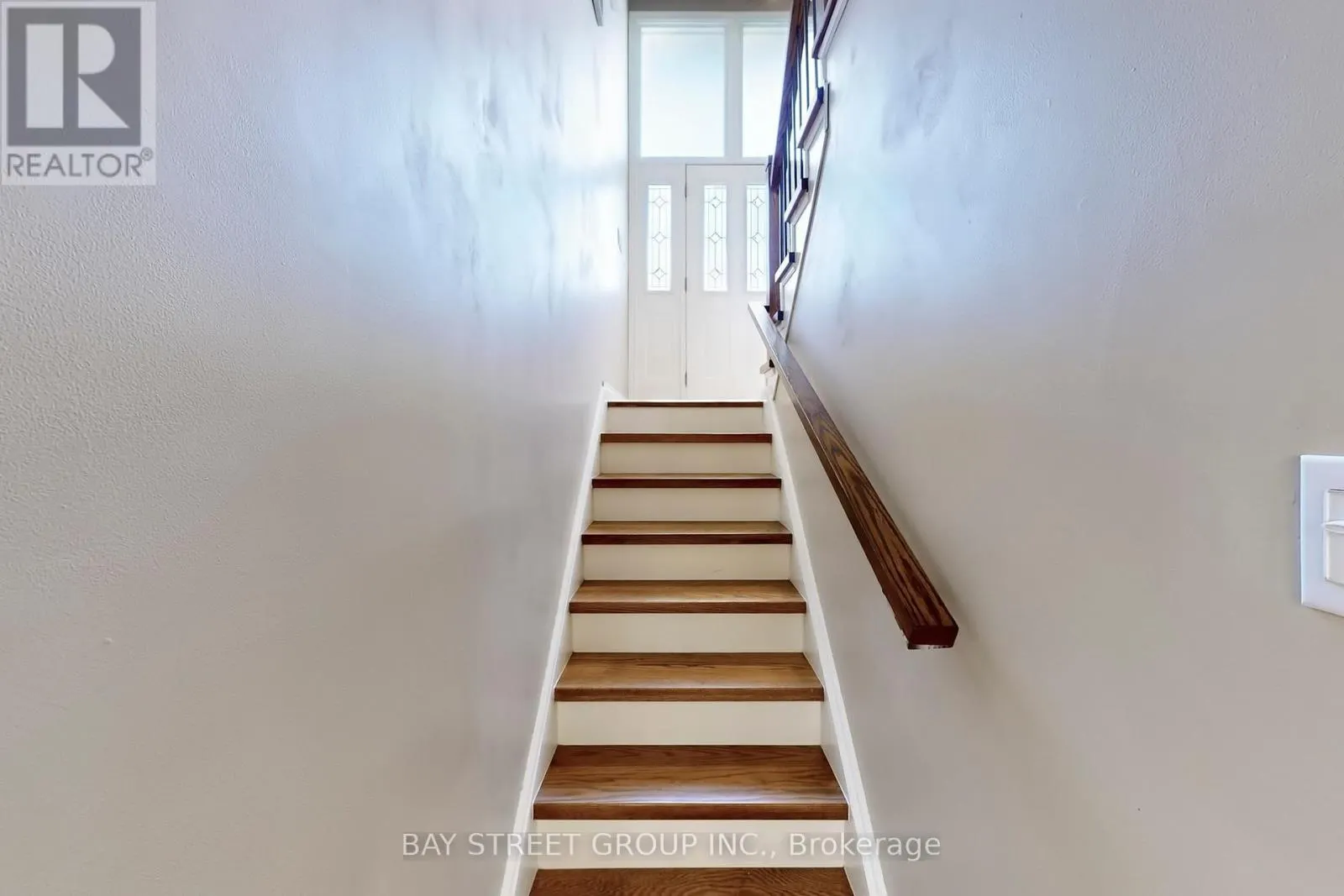 6119 WABUKAYNE COURT