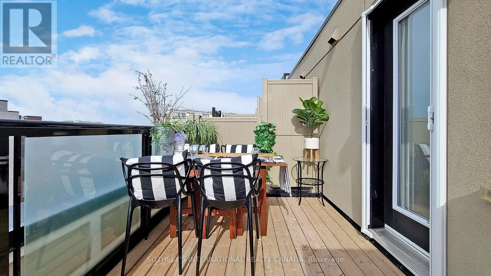 27 THOMAS MULHOLLAND DRIVE