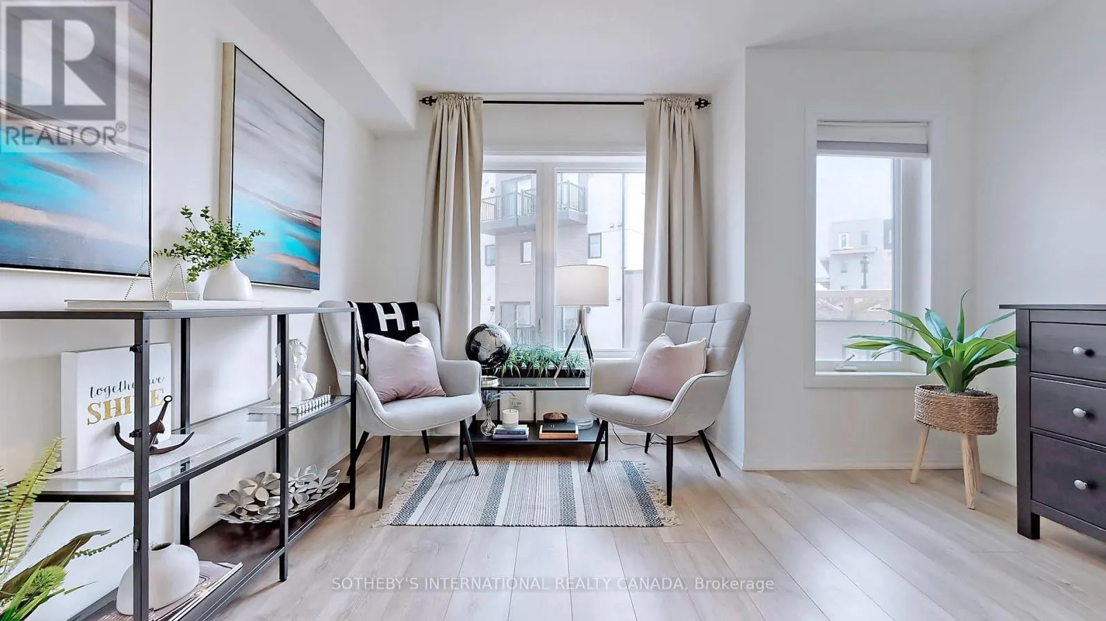 27 THOMAS MULHOLLAND DRIVE