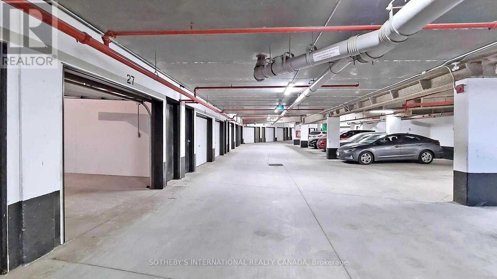 27 THOMAS MULHOLLAND DRIVE