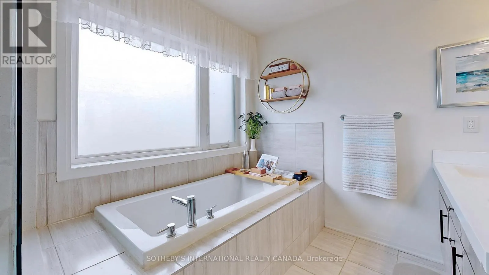 27 THOMAS MULHOLLAND DRIVE