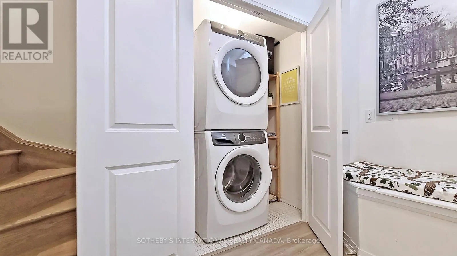 27 THOMAS MULHOLLAND DRIVE