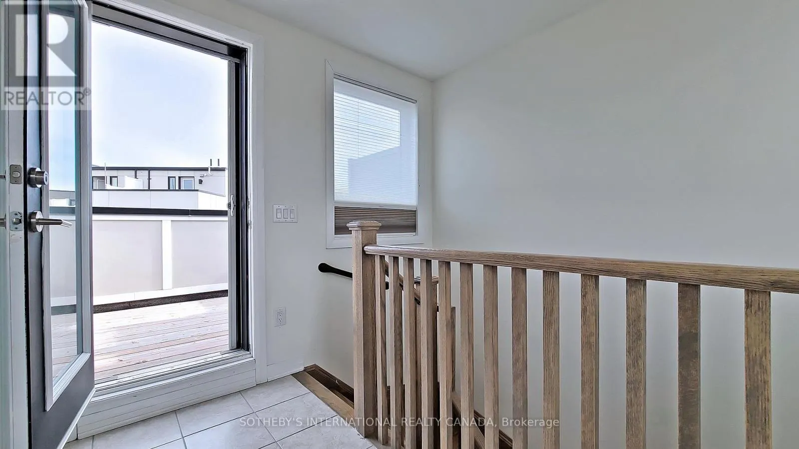 27 THOMAS MULHOLLAND DRIVE