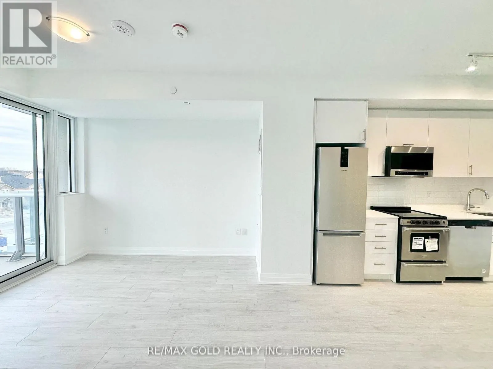 403 - 412 SILVER MAPLE ROAD