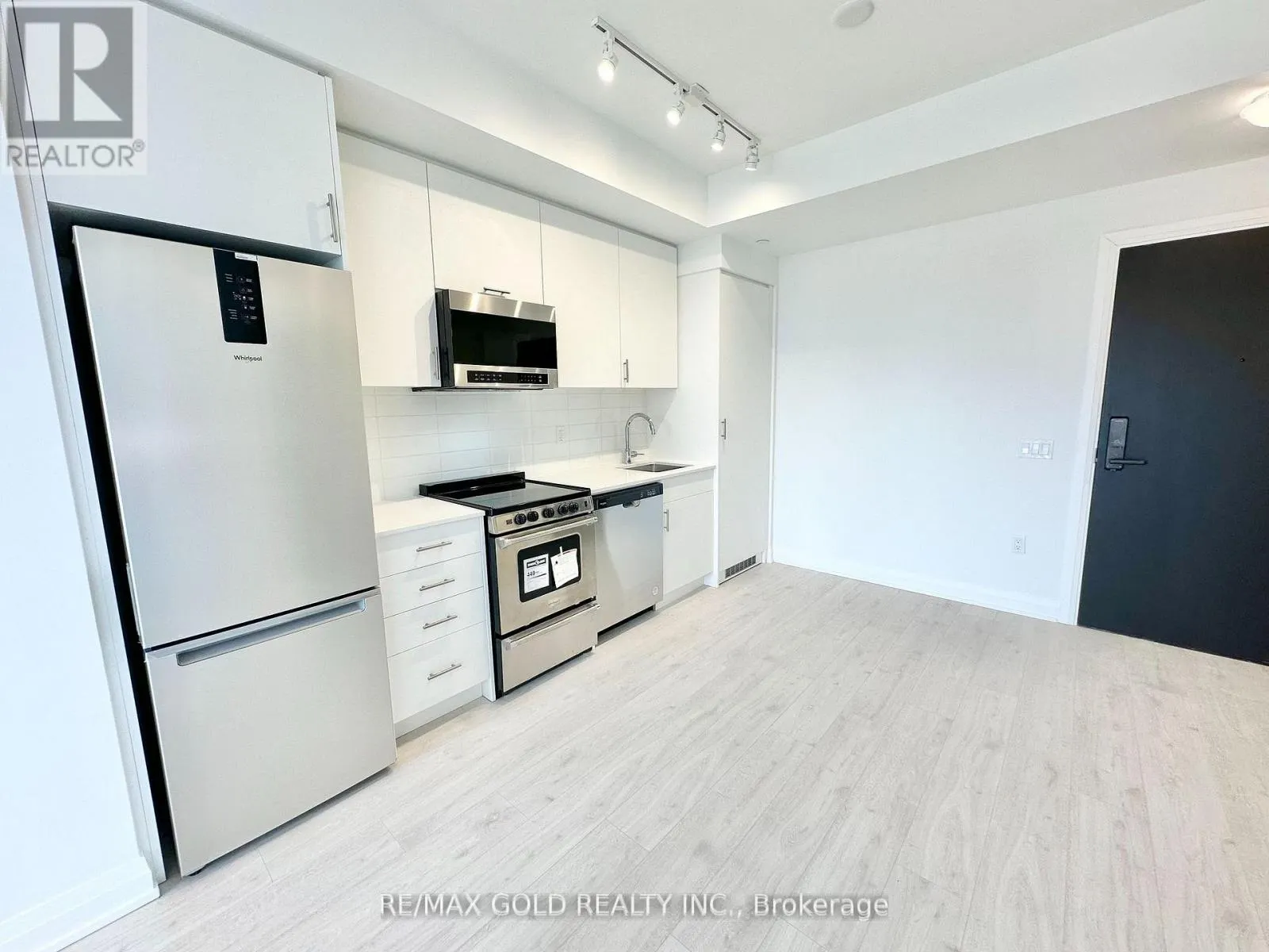 403 - 412 SILVER MAPLE ROAD