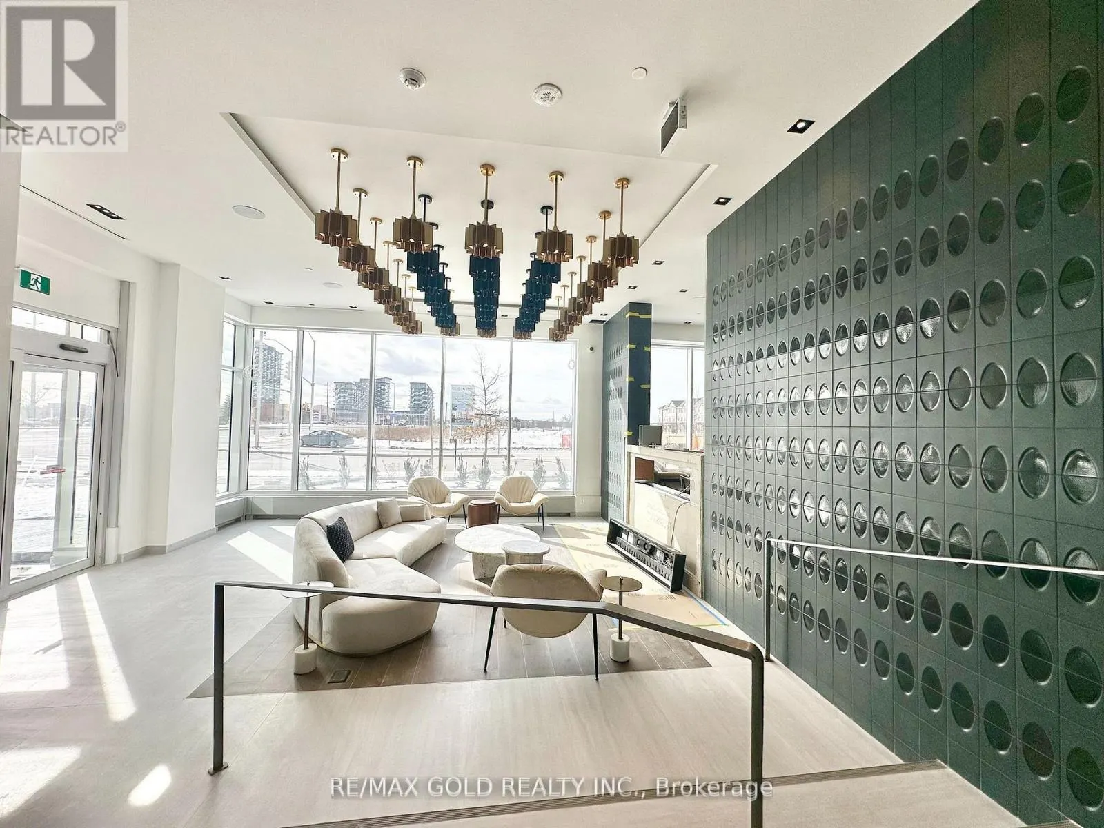 403 - 412 SILVER MAPLE ROAD