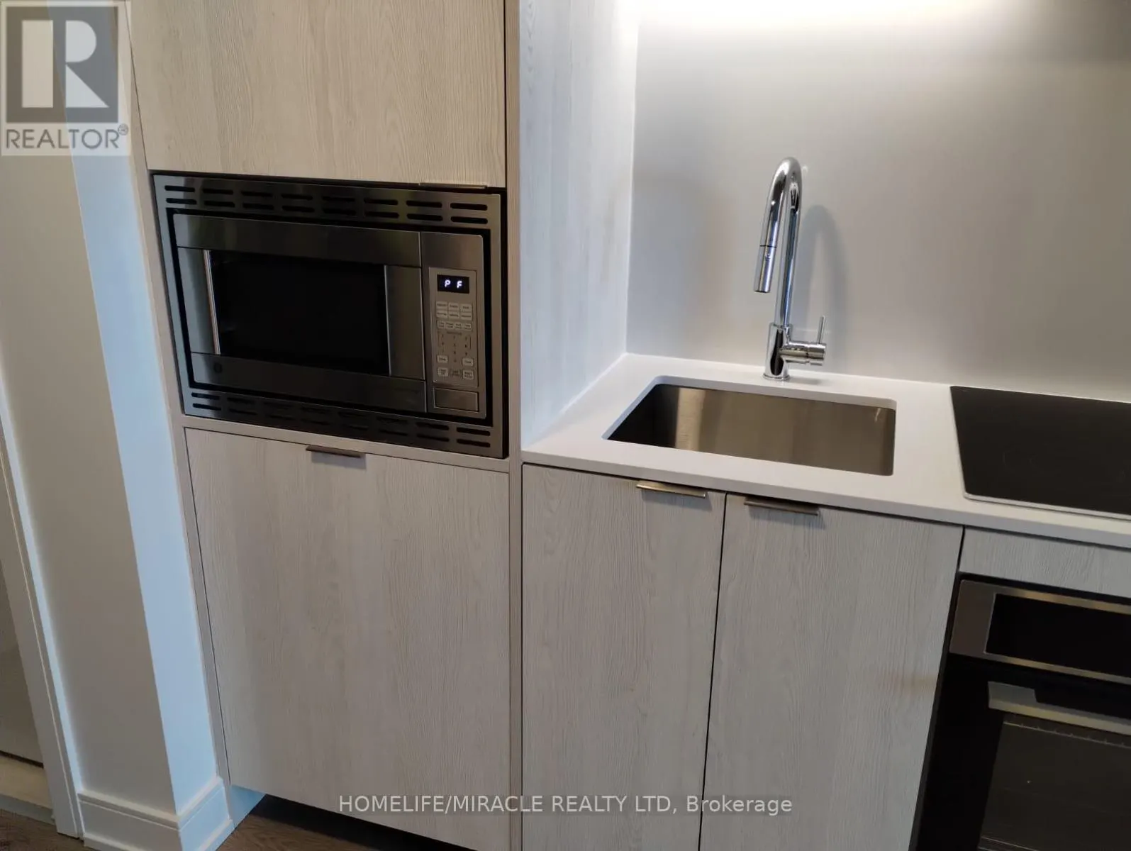 202 - 3009 NOVAR ROAD